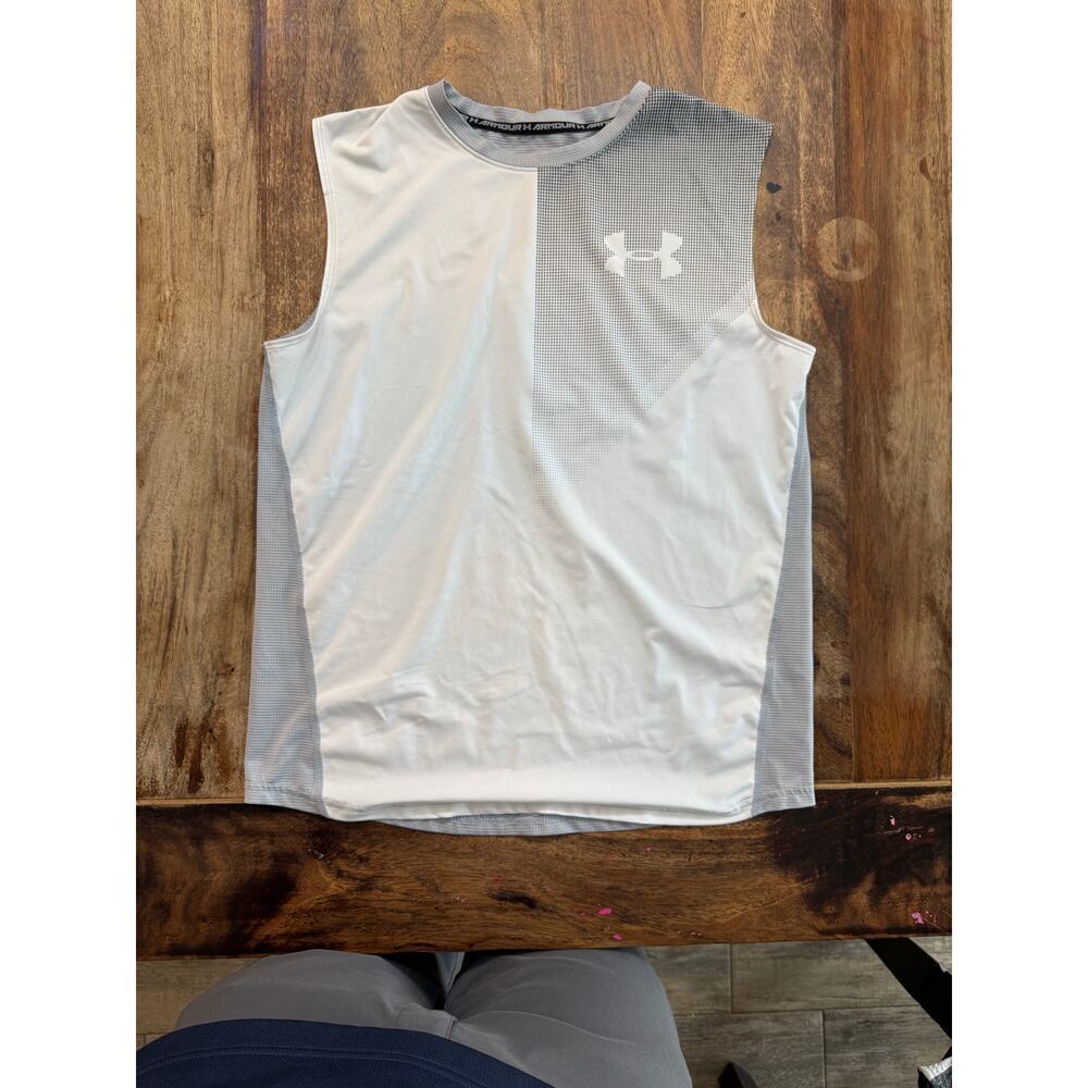 Under Armour Boys Gray Sleeveless Shirt Size Large